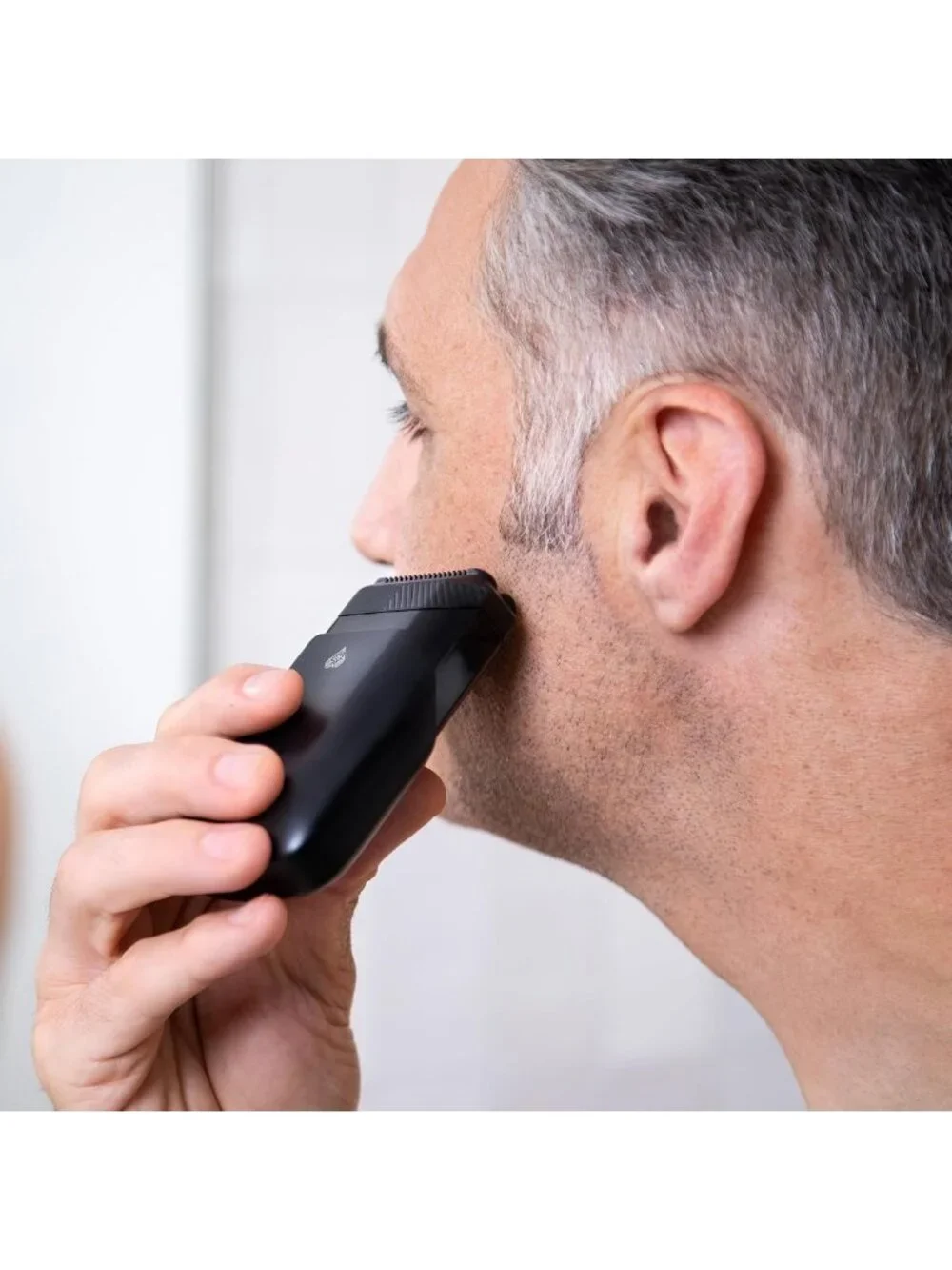 Compact Face Shaver for Men - Portable Grooming Tool for Easy Touch-Ups